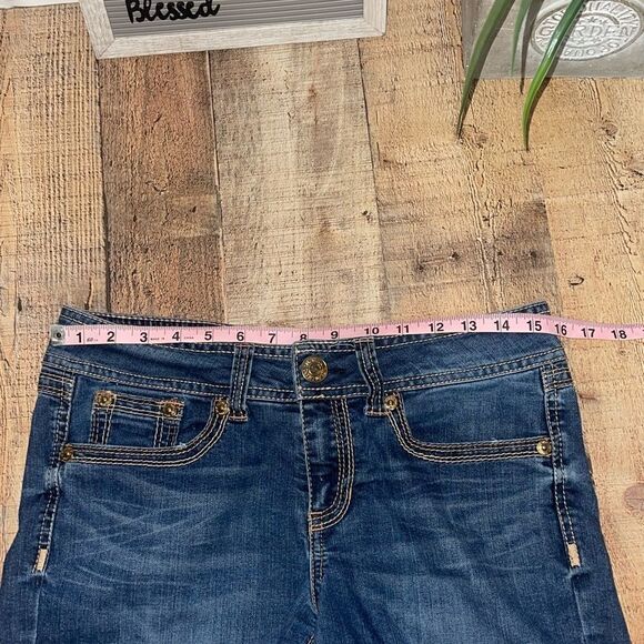 Seven7 Jean shorts - Picture 7 of 9